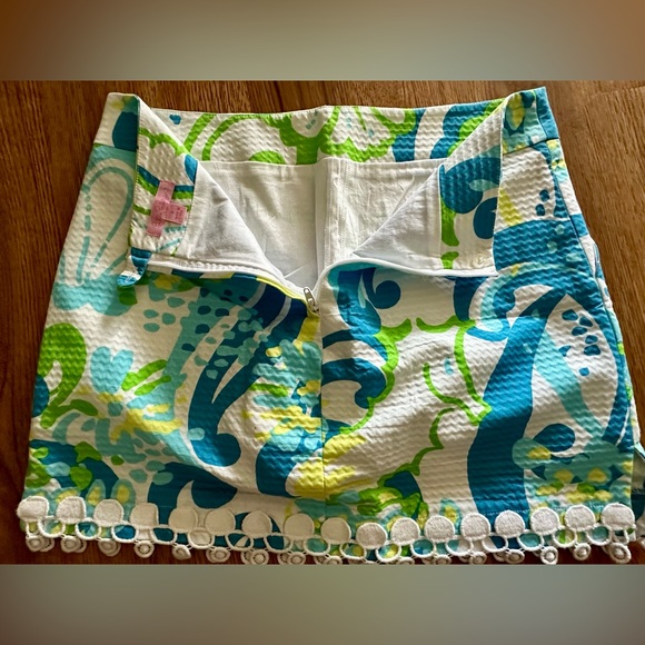 Lilly Pulitzer Women's Size 4 Skort Side Zip like new Side zip closure shorts - Picture 7 of 7